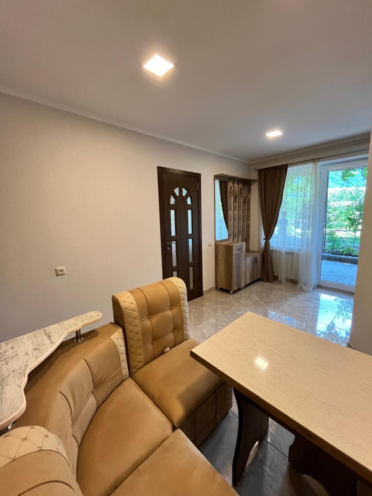 Green Park Guest House 딜리잔 외부 사진